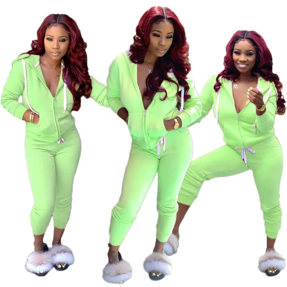 Monochroom Fleece Sportpak Voo - Monochrome Suit Set recensie en prijs